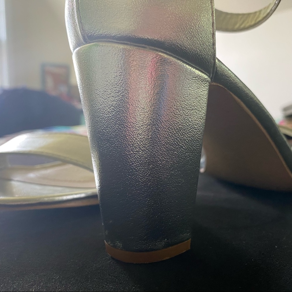 Silver Aryaw Heels Size 8W - Picture 4 of 11